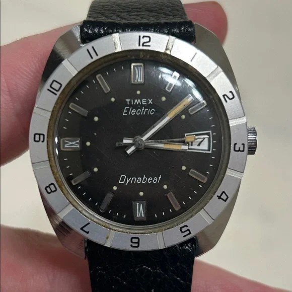 Vintage 1970’s Timex Electric Dynabeat Black and Silver Watch - Picture 2 of 11